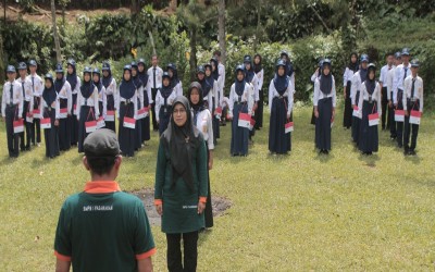 Latihan Dasar Kepemimpinan Osis SMP Negeri 1 Pasawahan 2024-2025